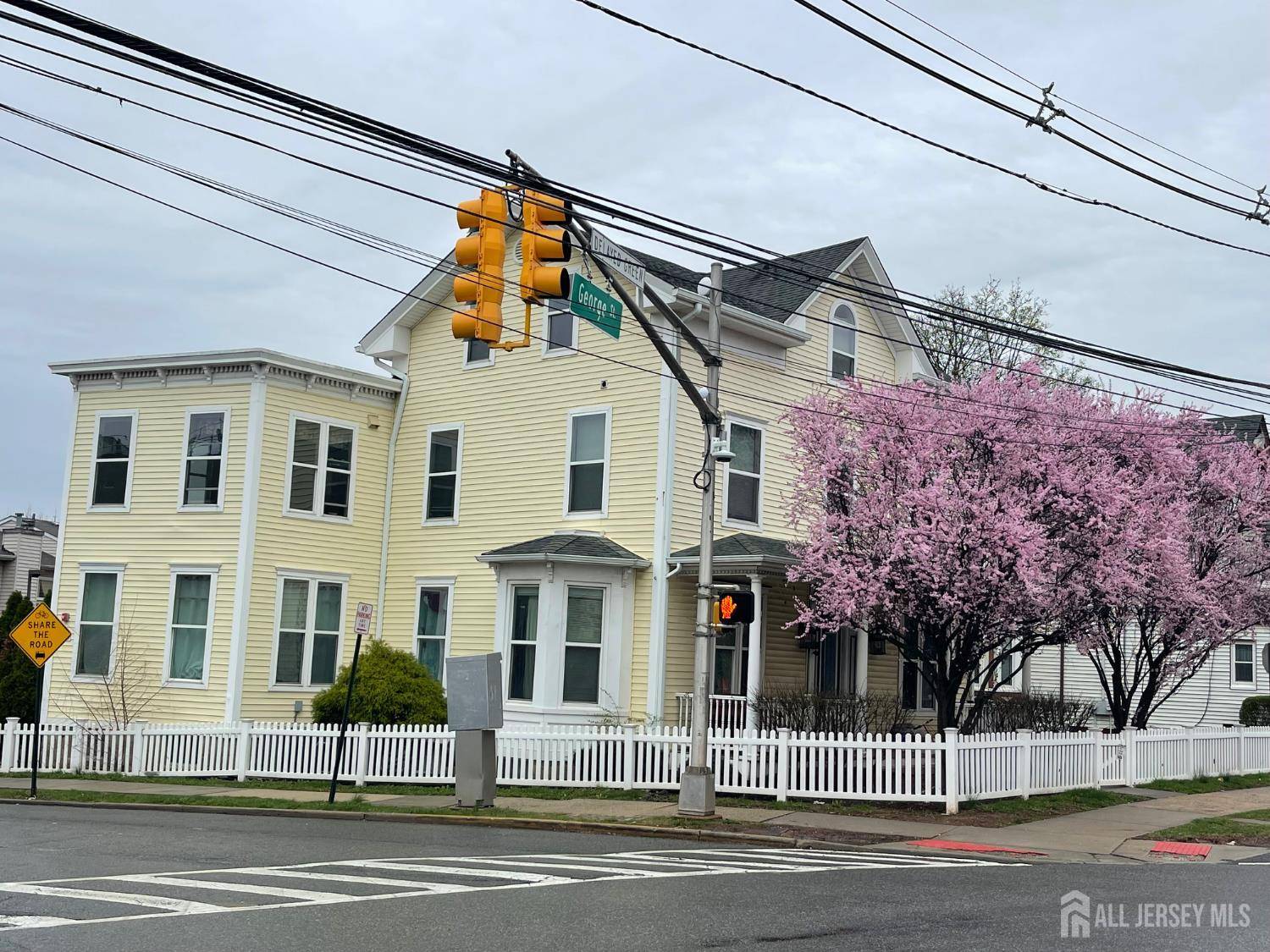 New Brunswick, NJ 08901,161 George ST