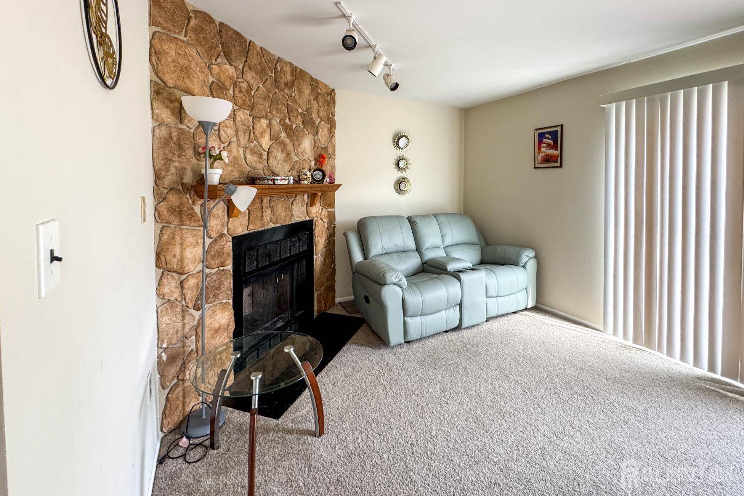 Sayreville, NJ 08872,8 Fern CT