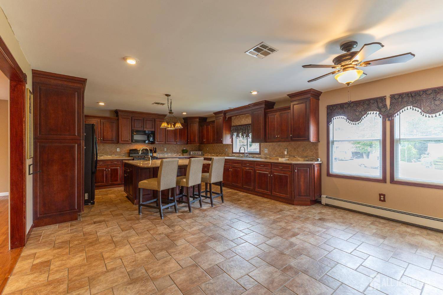 Monroe, NJ 08831,23 Little Brook LN