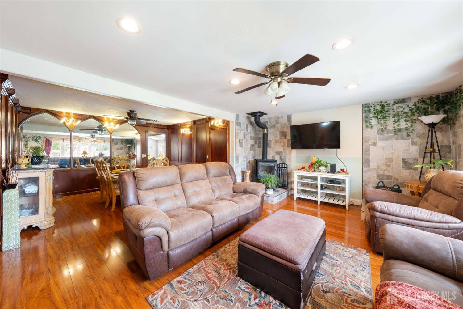 Fords, NJ 08863,201 Summit AVE