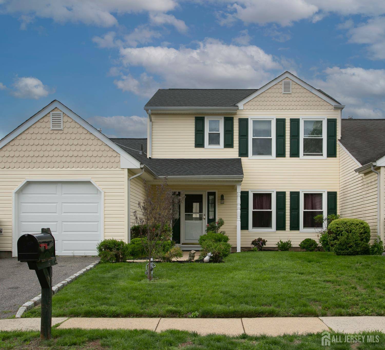 Edison, NJ 08820,71 S Sagamore AVE