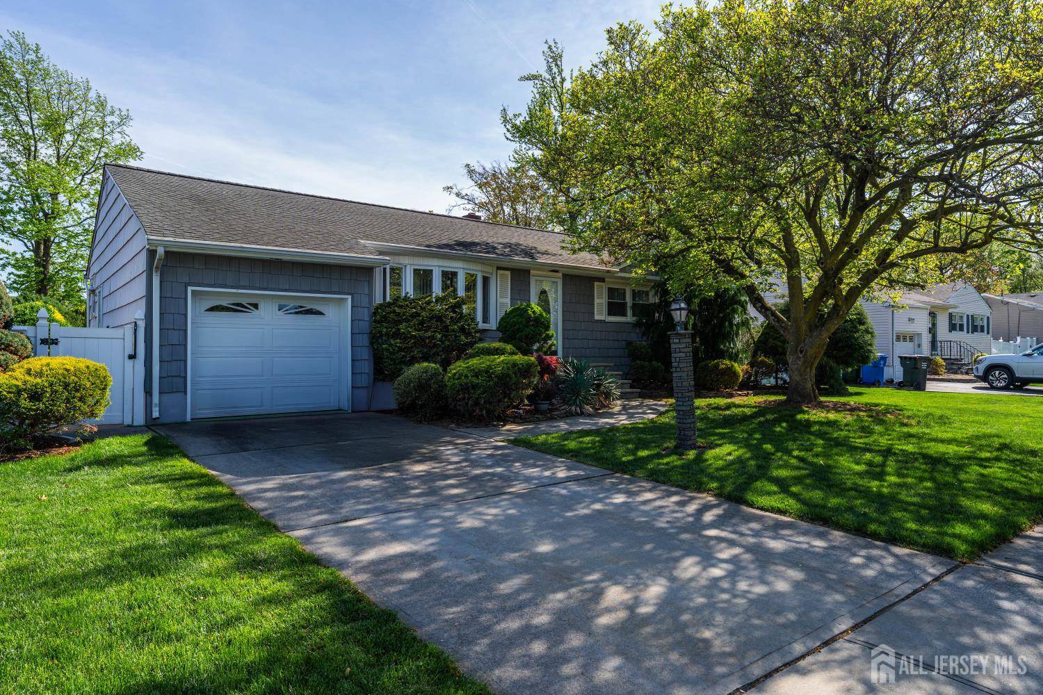 Colonia, NJ 07067,15 E Grant AVE