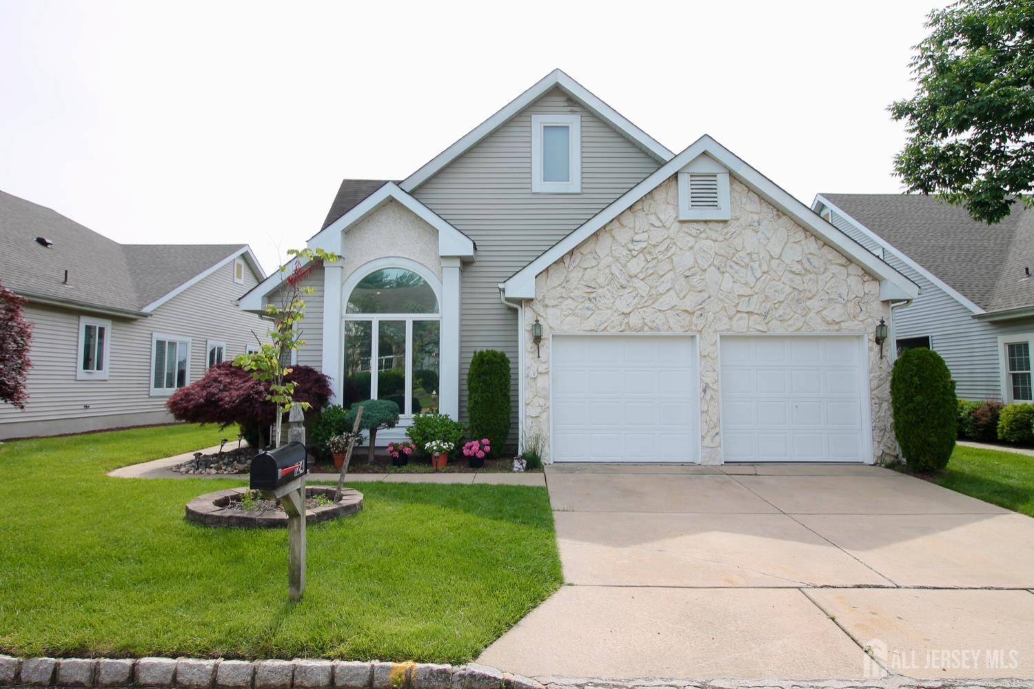 Monroe, NJ 08831,124 Chichester RD