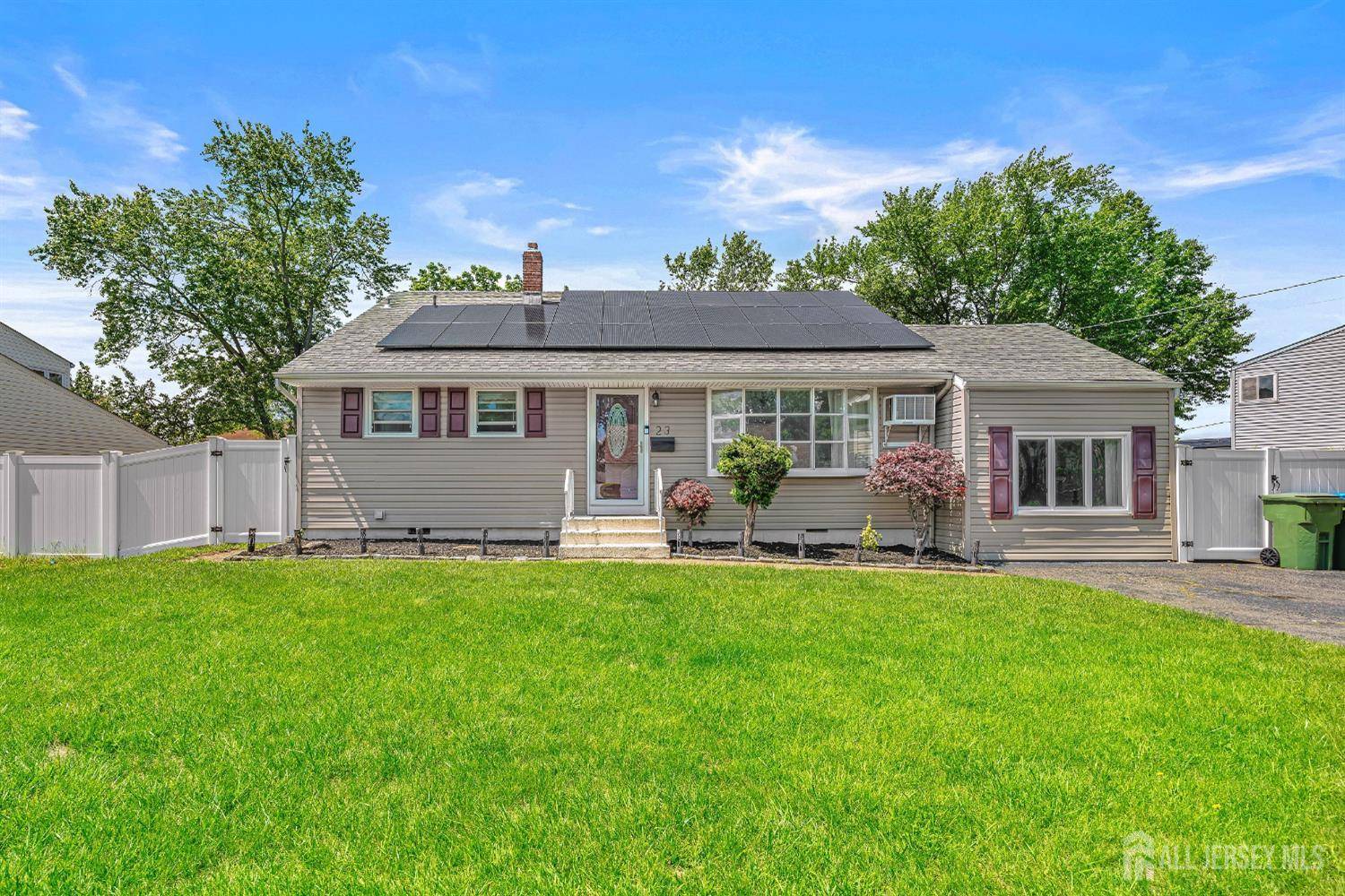 Edison, NJ 08817,23 Carmello DR