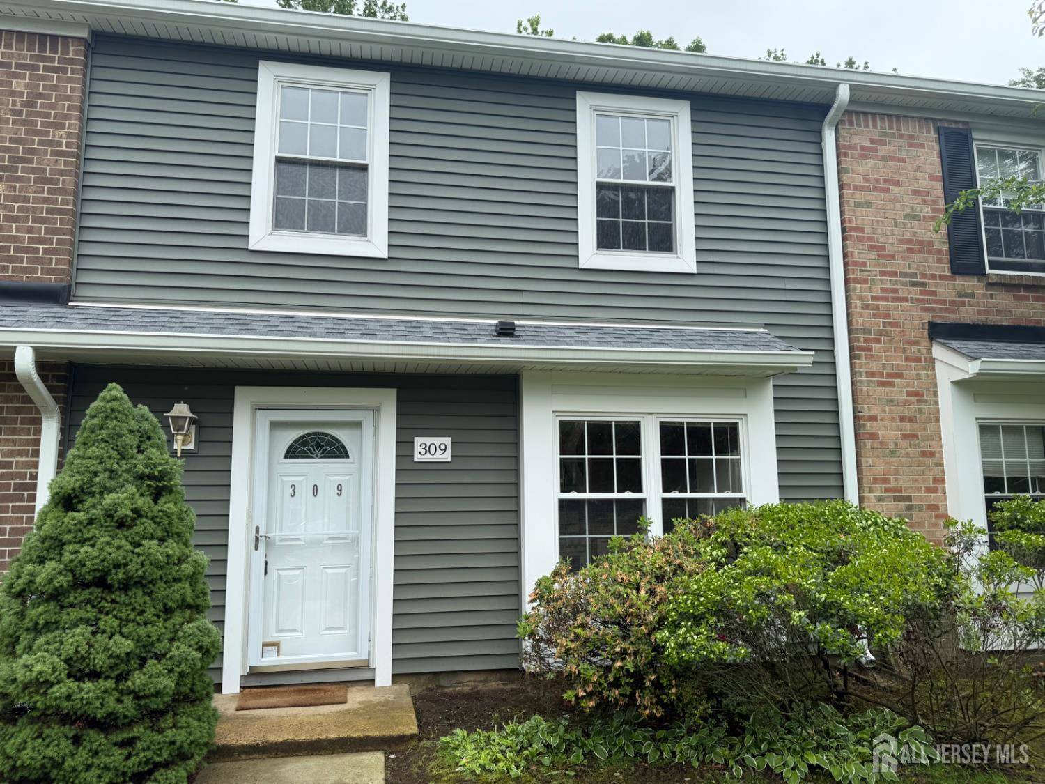 North Brunswick, NJ 08902,309 Constitution CIR