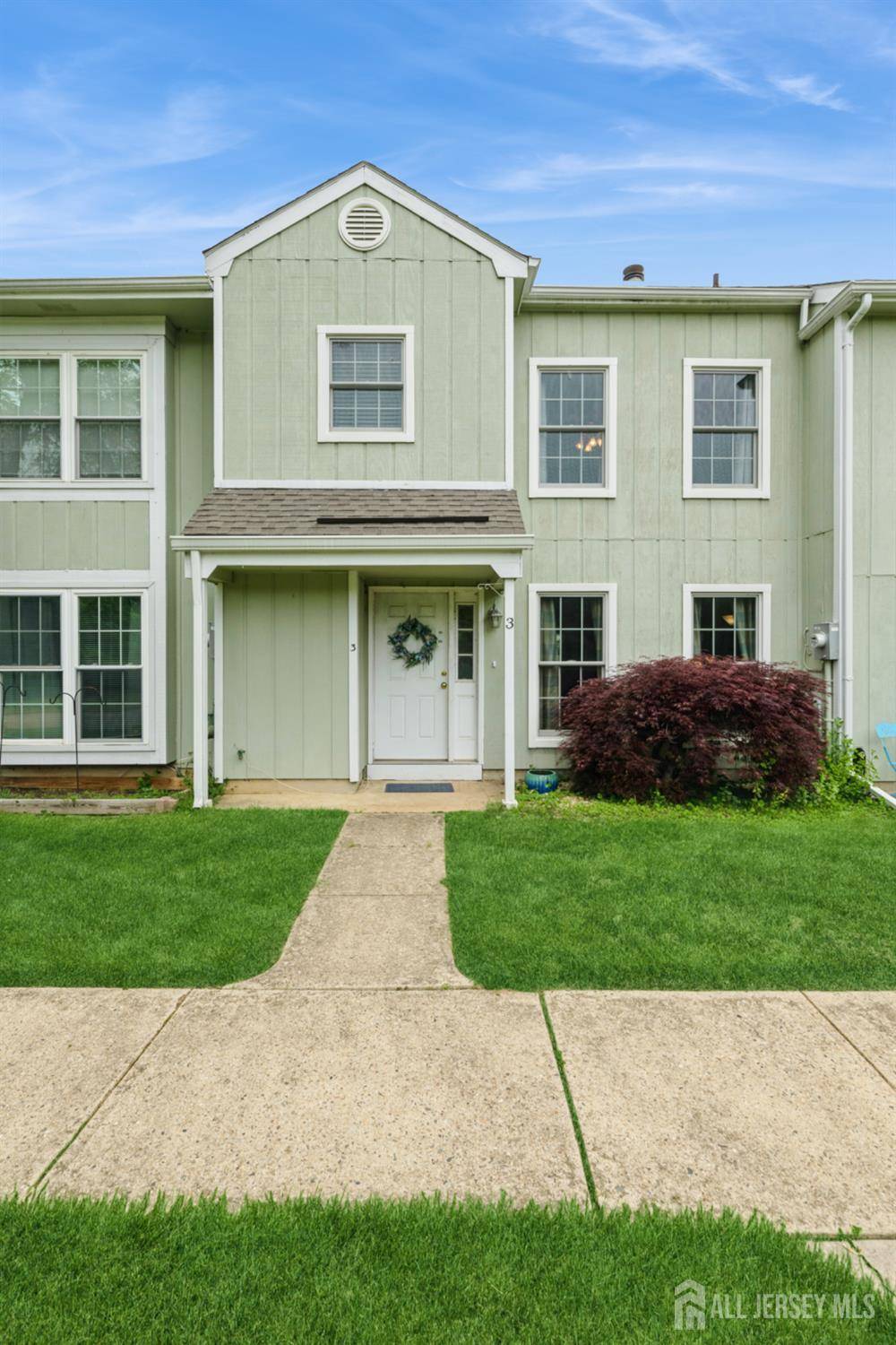 Plainsboro, NJ 08536,3 Pond View DR