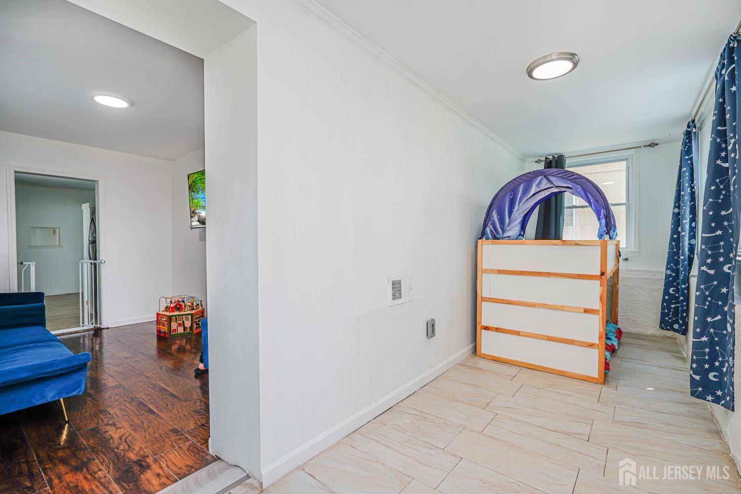 Woodbridge Proper, NJ 07095,61 Trinity LN