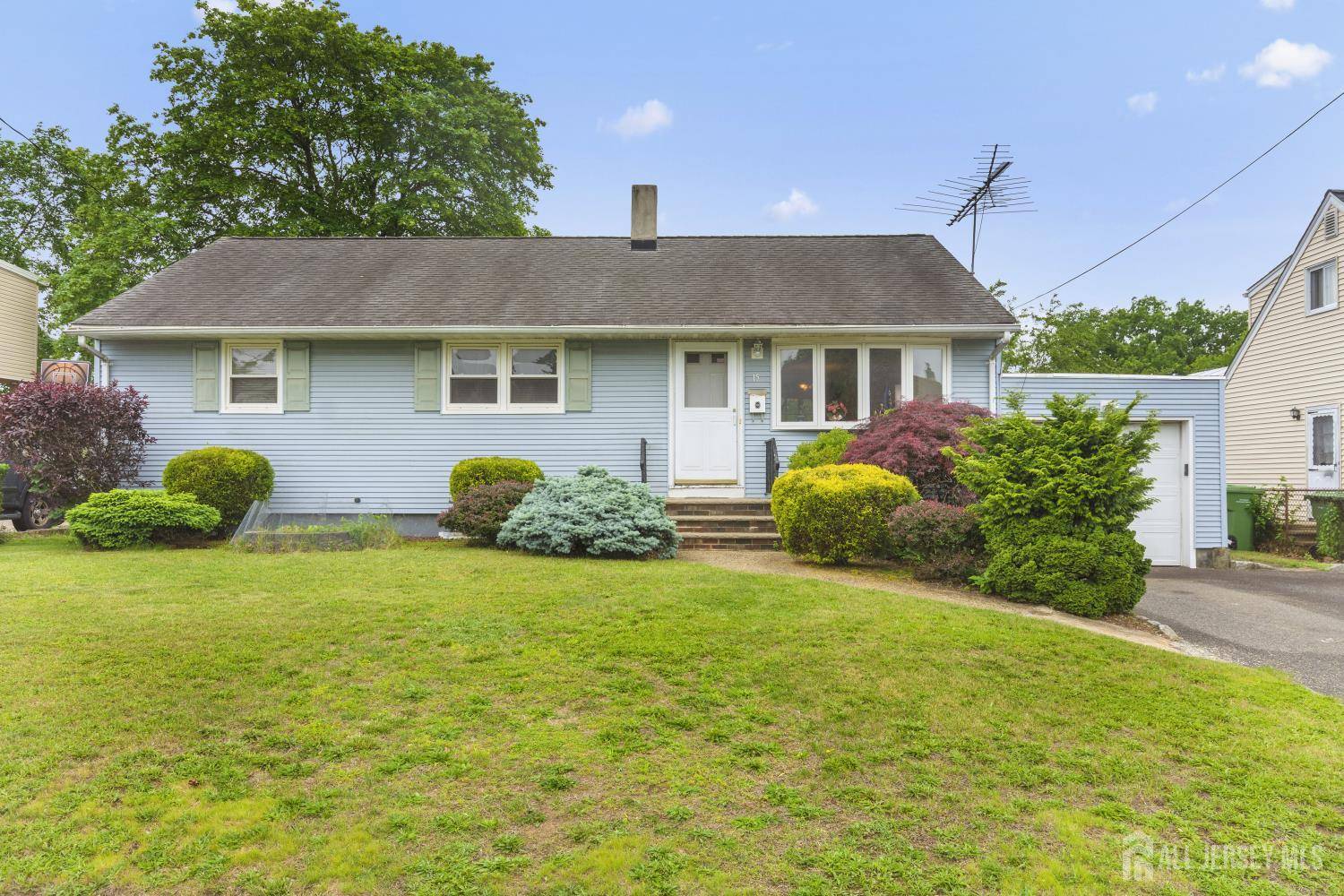Sayreville, NJ 08859,15 Vincent ST