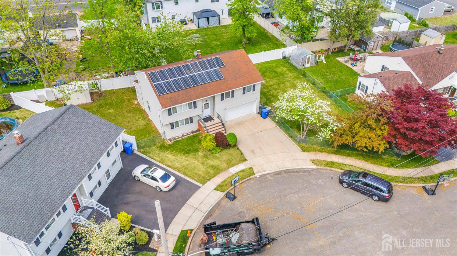 Colonia, NJ 07067,14 Bonnie LN