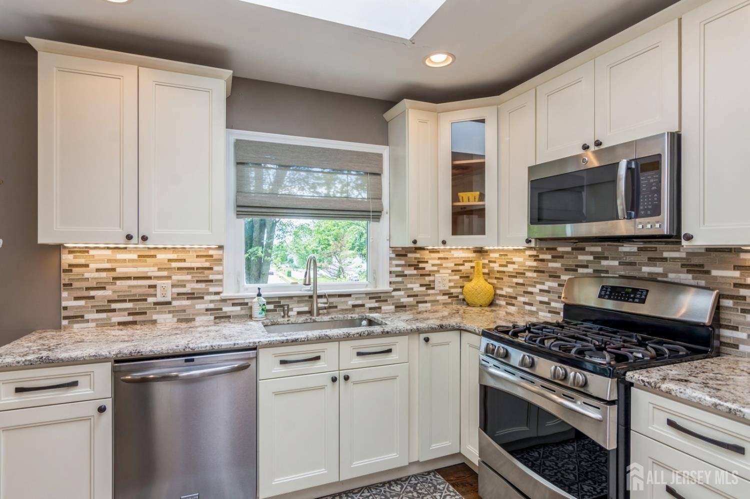 South Plainfield, NJ 07080,3318 Evergreen LN