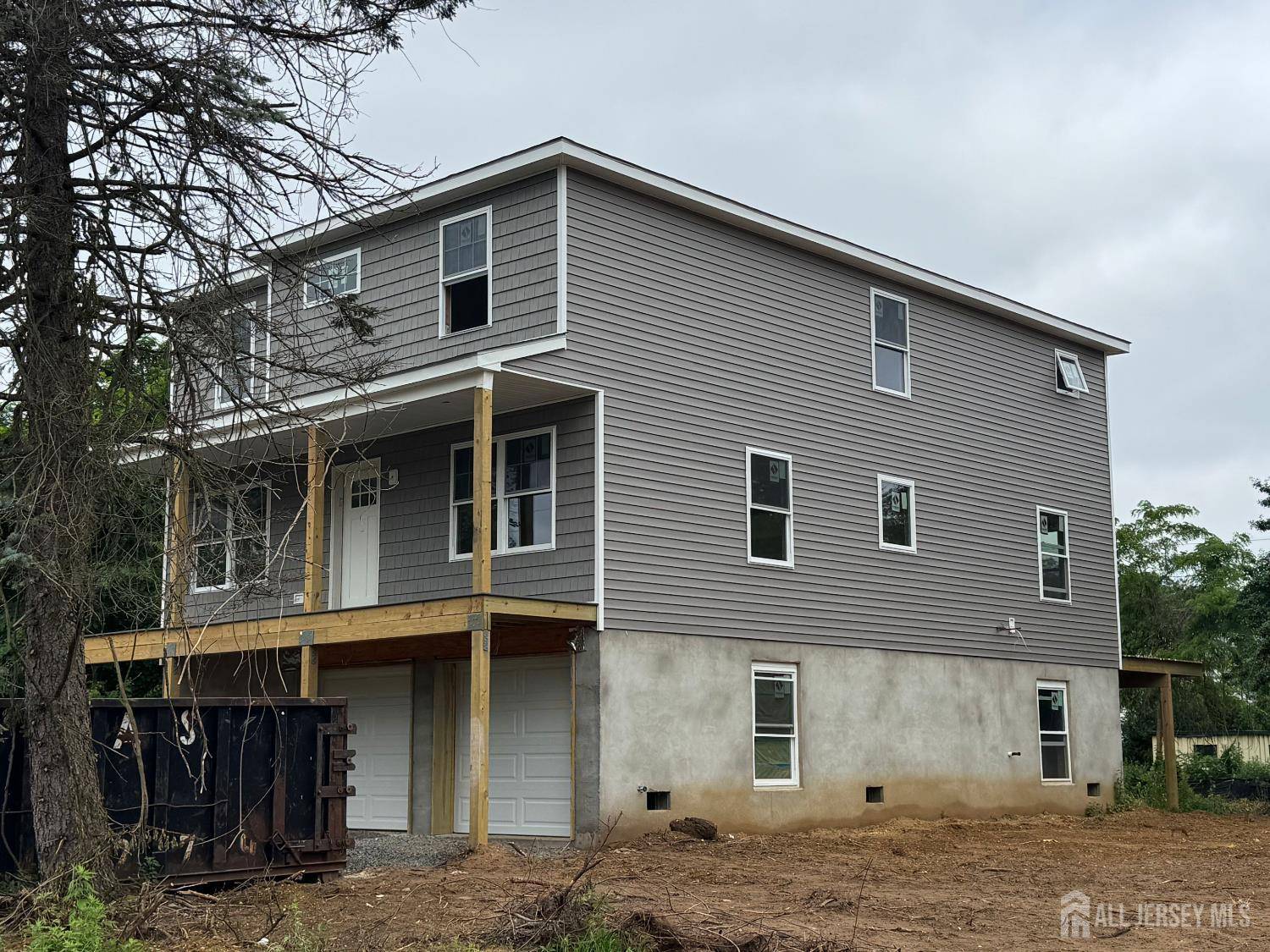 Sayreville, NJ 08872,17 John ST