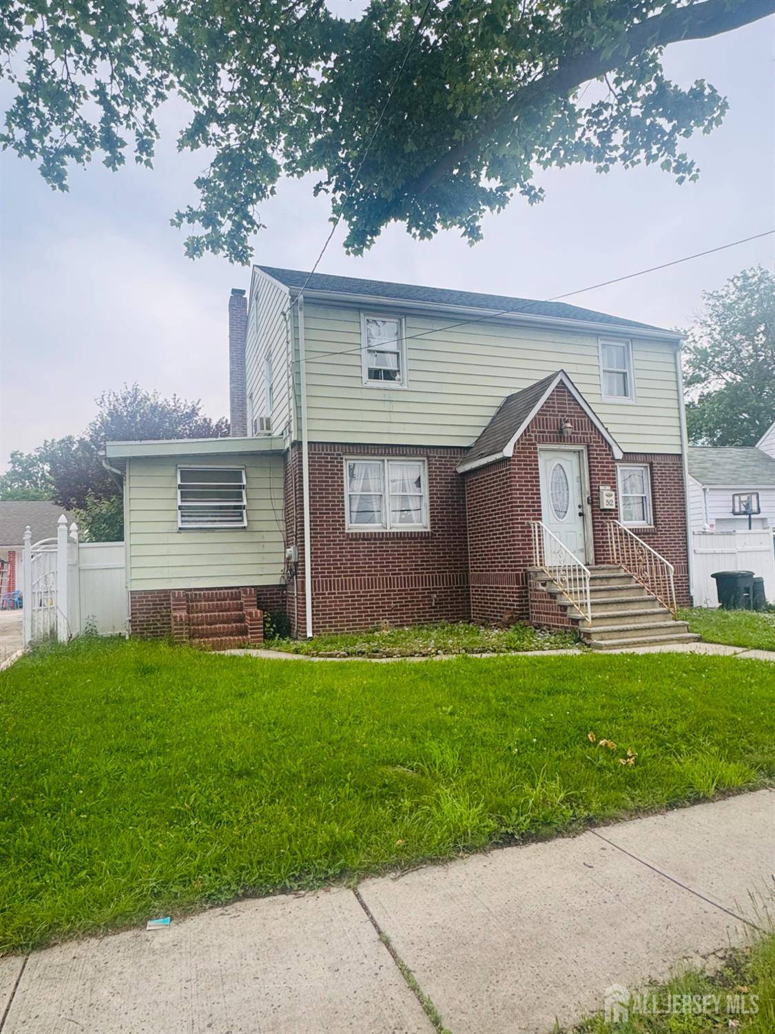 Carteret, NJ 07008,52 Hermann AVE