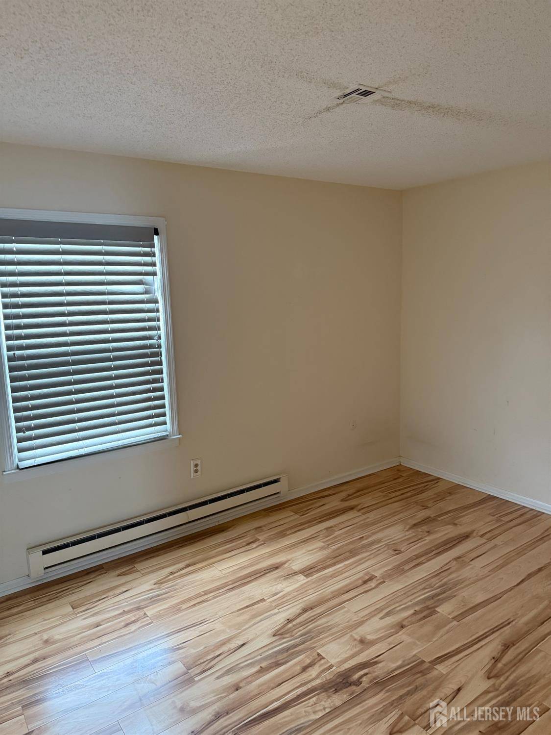 Monroe, NJ 08831,469-O New Haven WAY