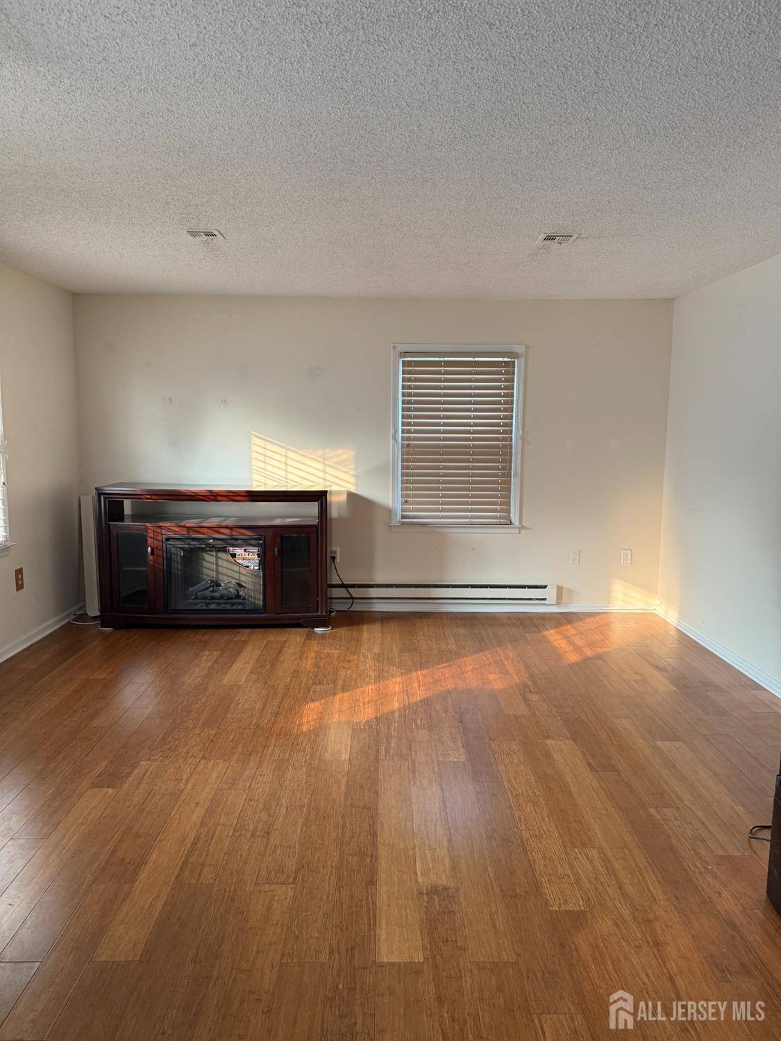 Monroe, NJ 08831,469-O New Haven WAY