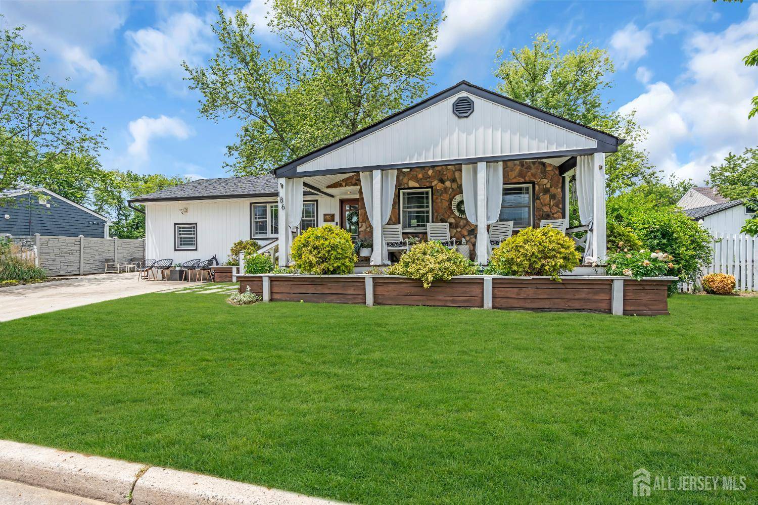 Middletown, NJ 07718,186 lohsen AVE
