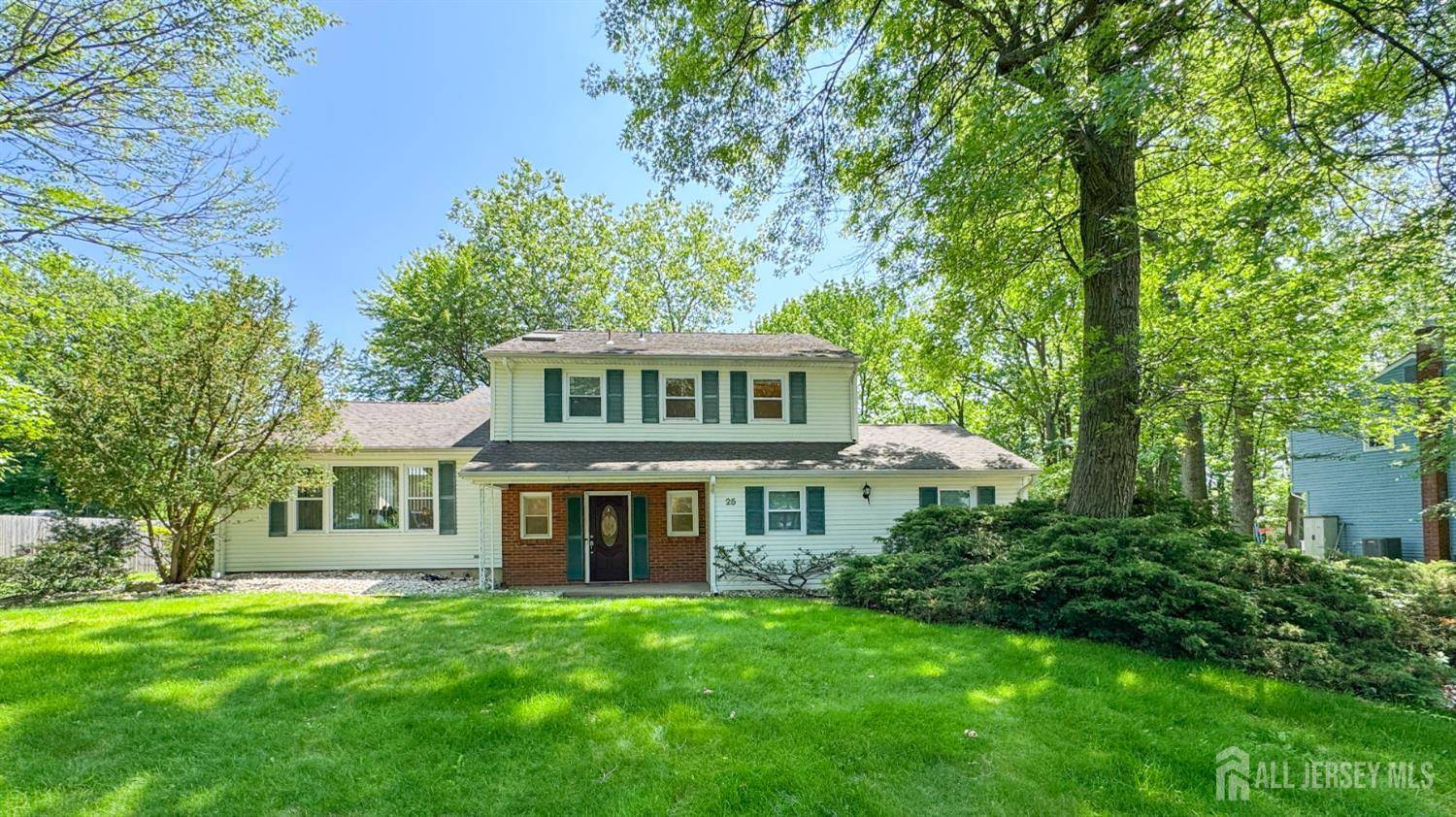 Edison, NJ 08820,25 Sherwood RD