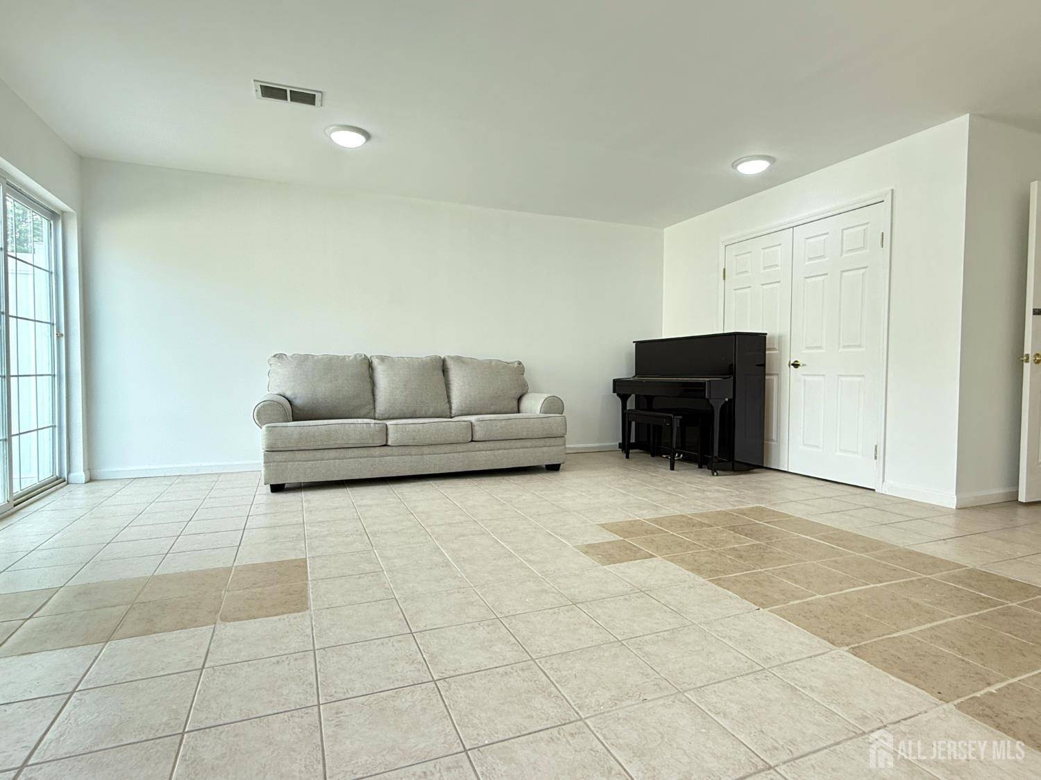 West Deptford, NJ 08086,31 Highgrove CT