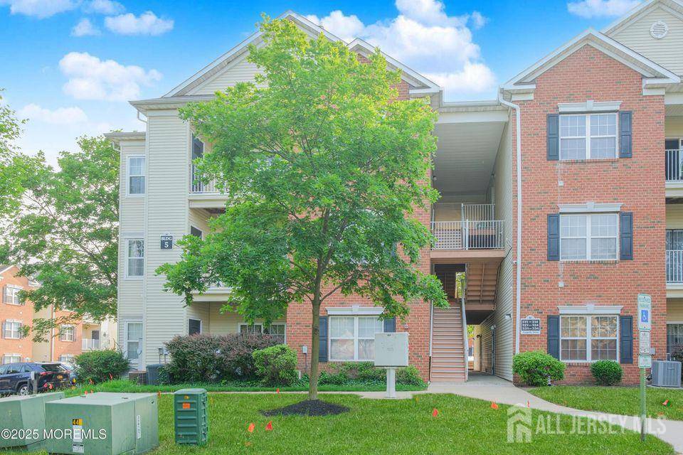 South Plainfield, NJ 07080,511 Coppola DR