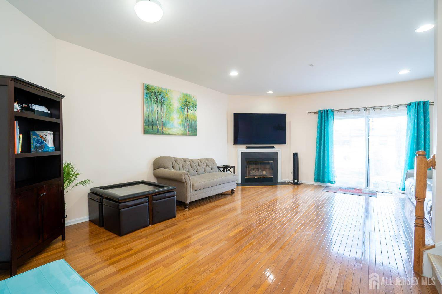 South Brunswick, NJ 08810,908 Blossom CIR
