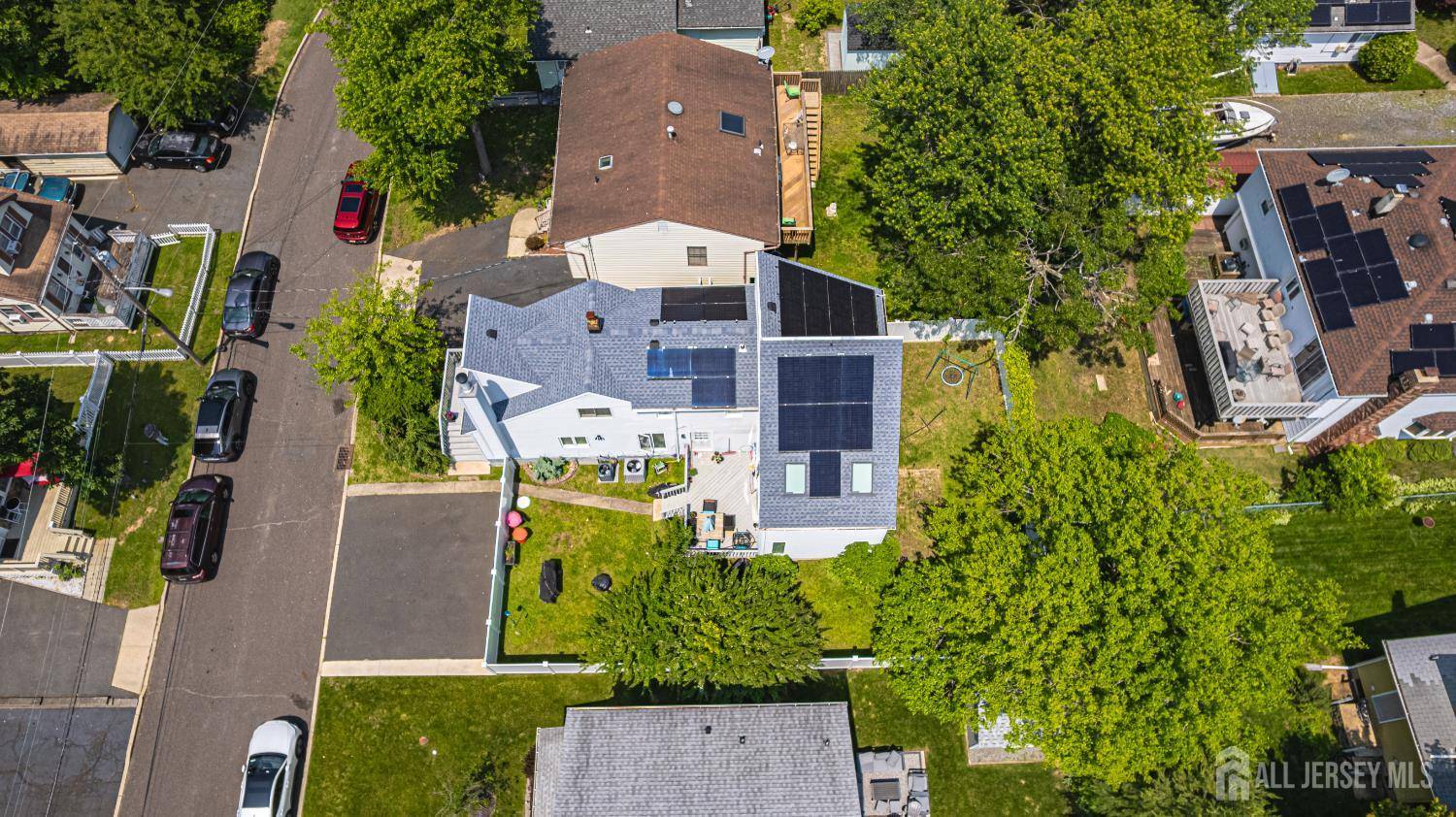 Keyport, NJ 07735,76 Woodland DR