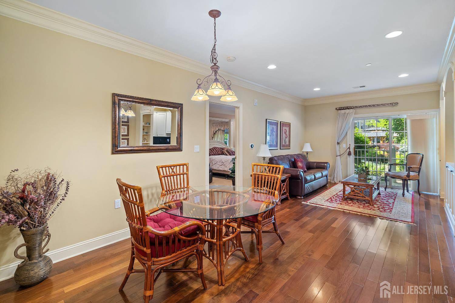 East Brunswick, NJ 08816,540 Cranbury RD #105