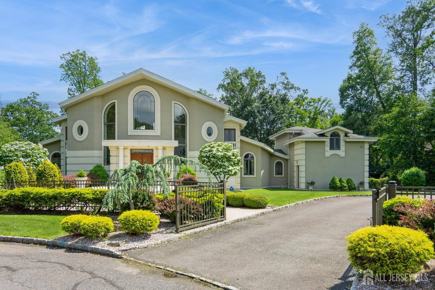 North Brunswick, NJ 08902,27 mare haven CT