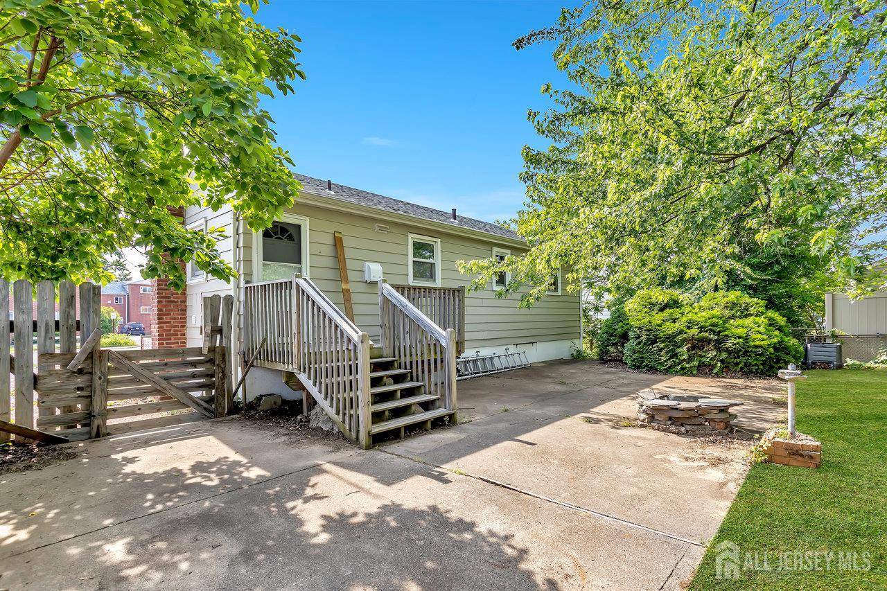 Keansburg, NJ 07734,230 Creek RD