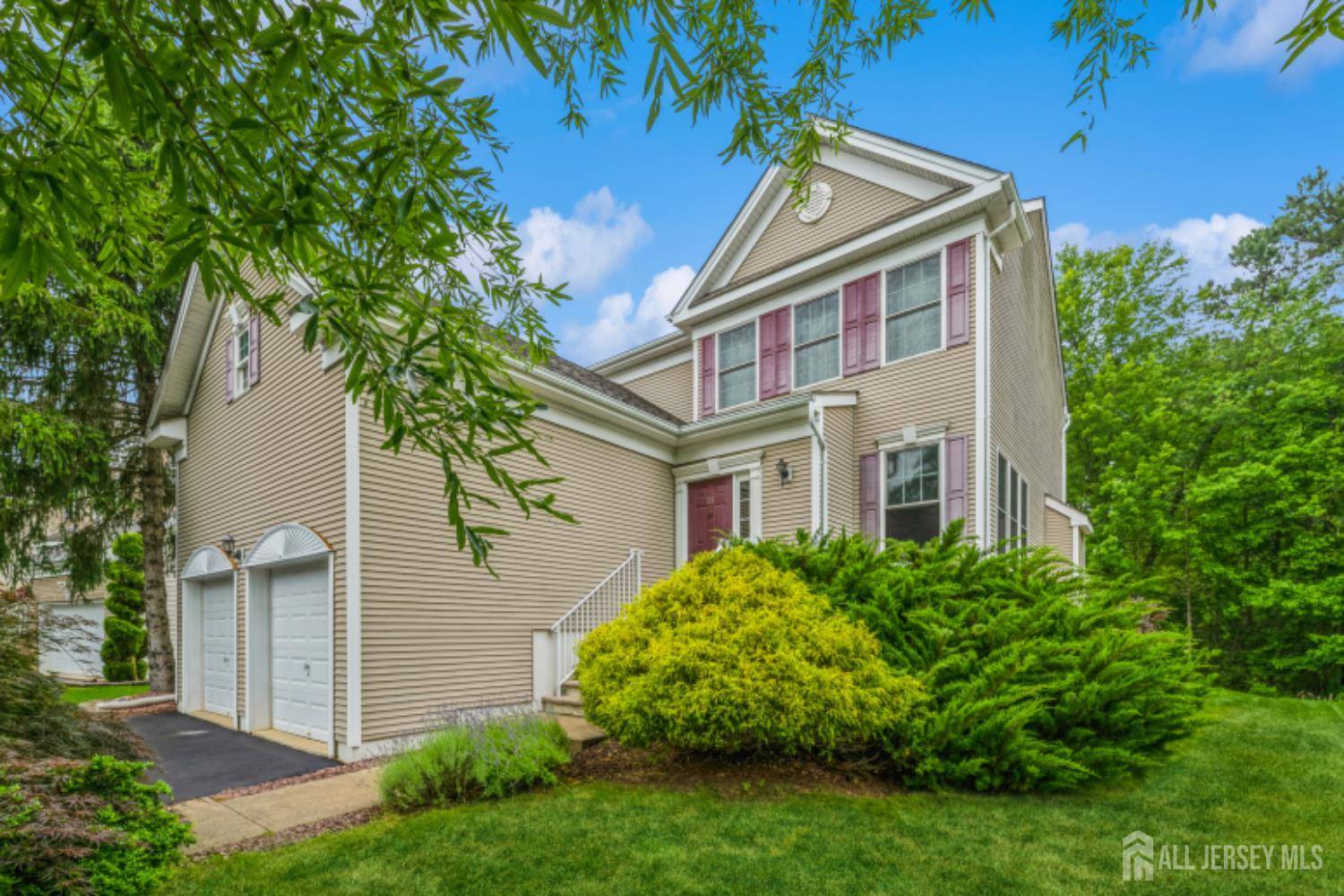 Old Bridge, NJ 08857,28 Walden CT