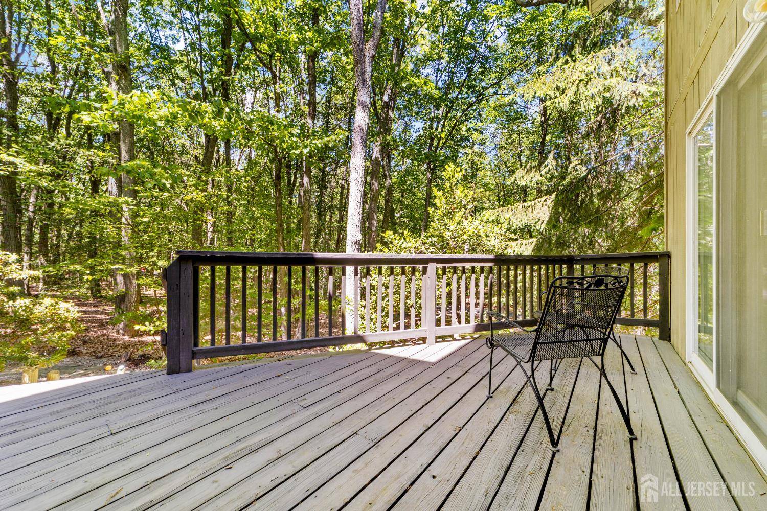 South Brunswick, NJ 08852,119 Sand Hills RD