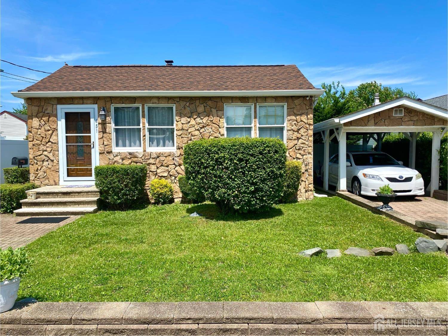 Old Bridge, NJ 08879,451 Brookside AVE