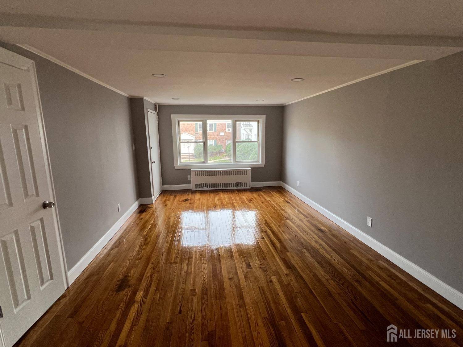 Edison, NJ 08837,10 Garfield PARK #A