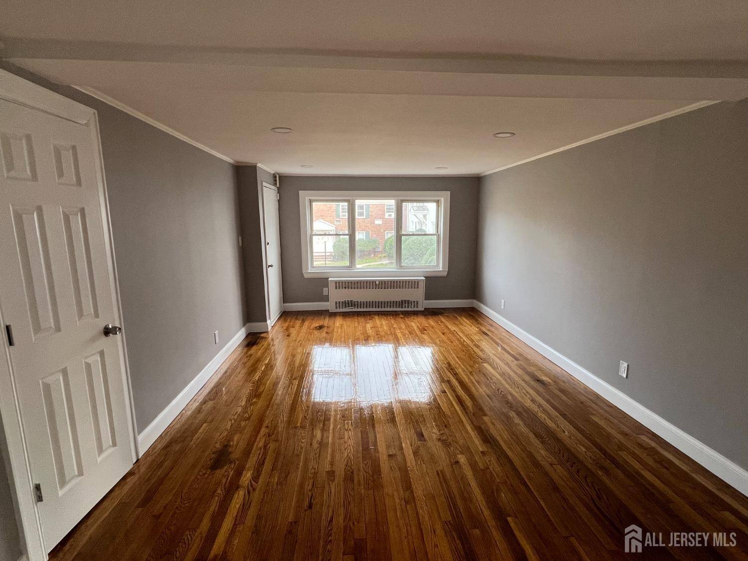 Edison, NJ 08837,10 Garfield PARK #A