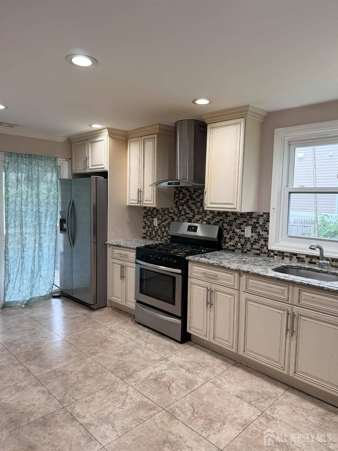 Iselin, NJ 08830,34 Fiat AVE