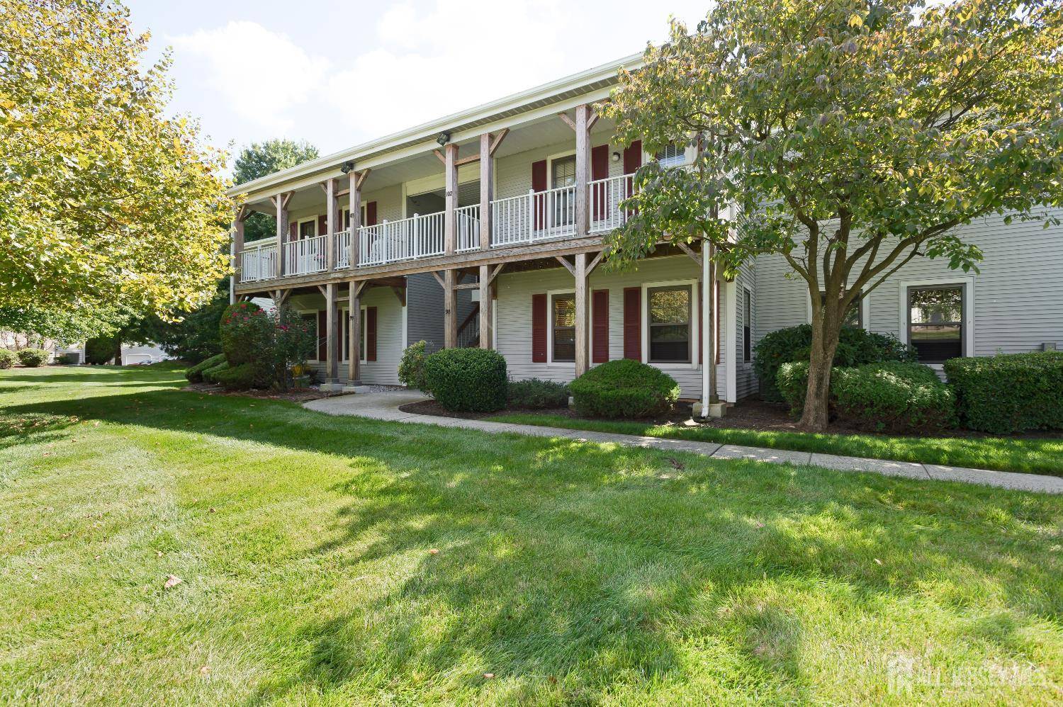 East Brunswick, NJ 08816,98 Griggs PL