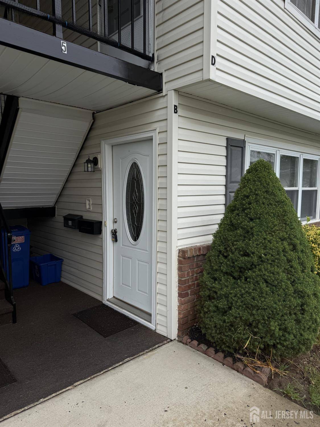 Old Bridge, NJ 07747,5 Texas CT #B