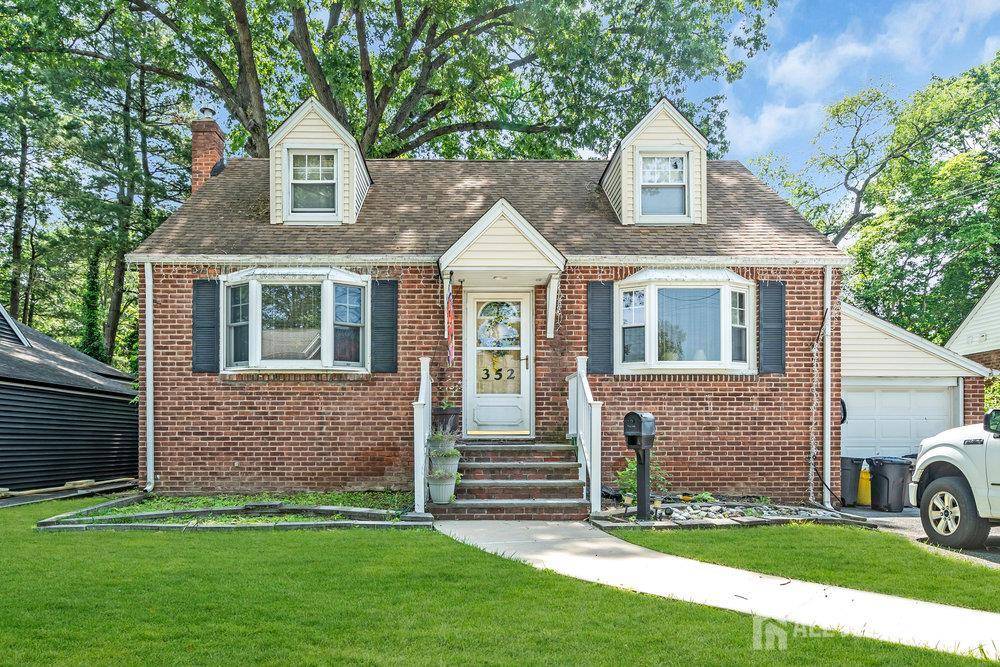 New Milford, NJ 07646,352 Birchwood RD
