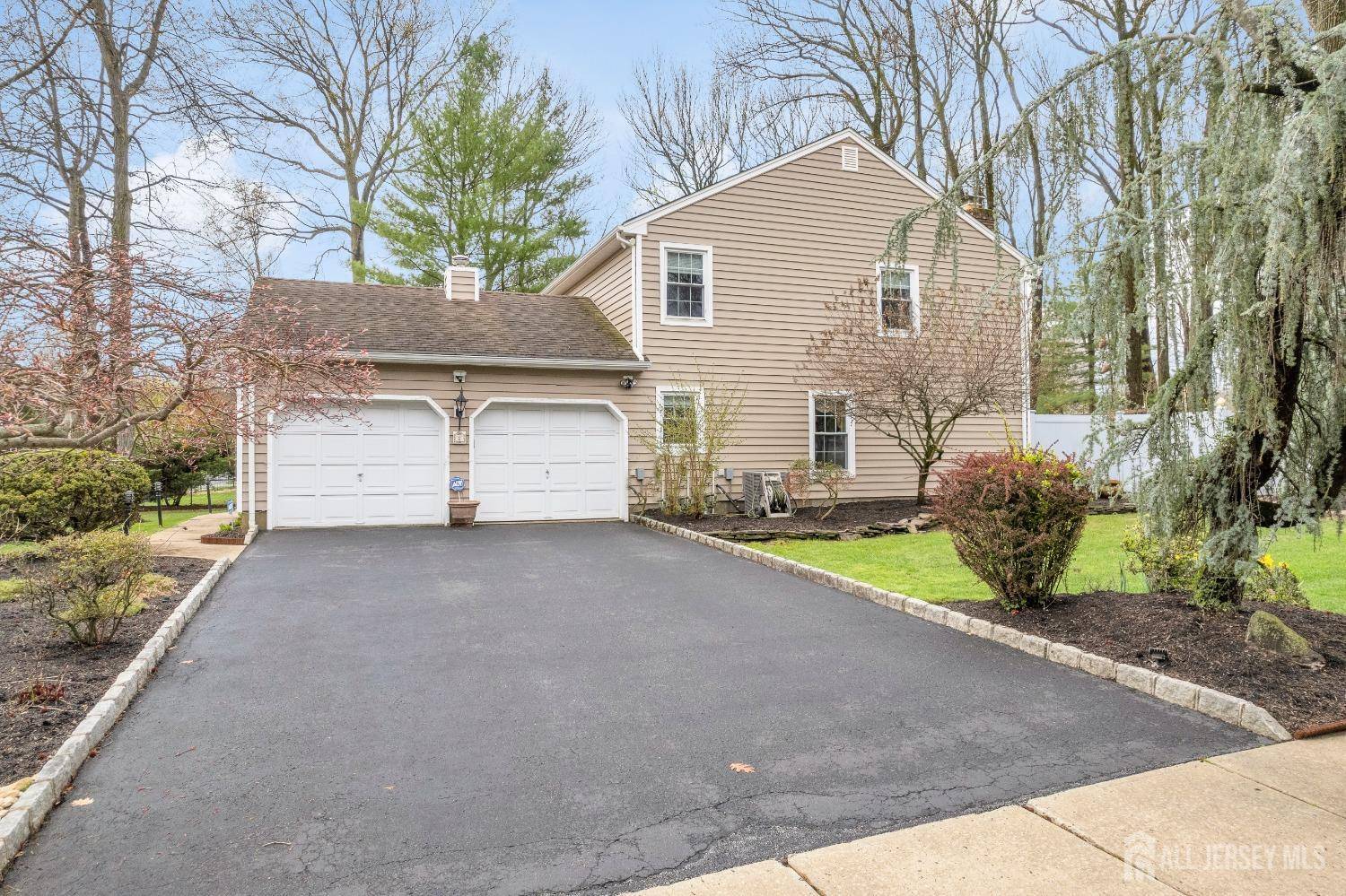 Edison, NJ 08820,2 Pine Ridge DR
