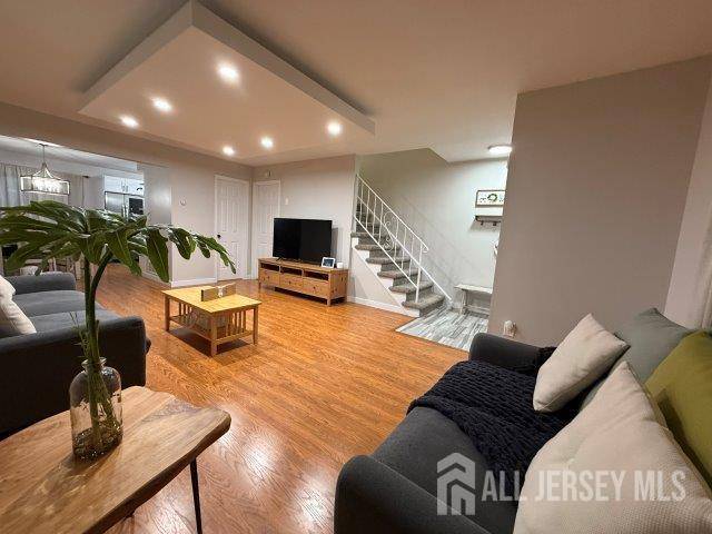 Fords, NJ 08863,13 Heritage LN