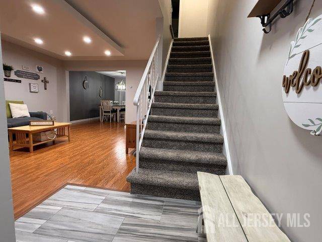 Fords, NJ 08863,13 Heritage LN