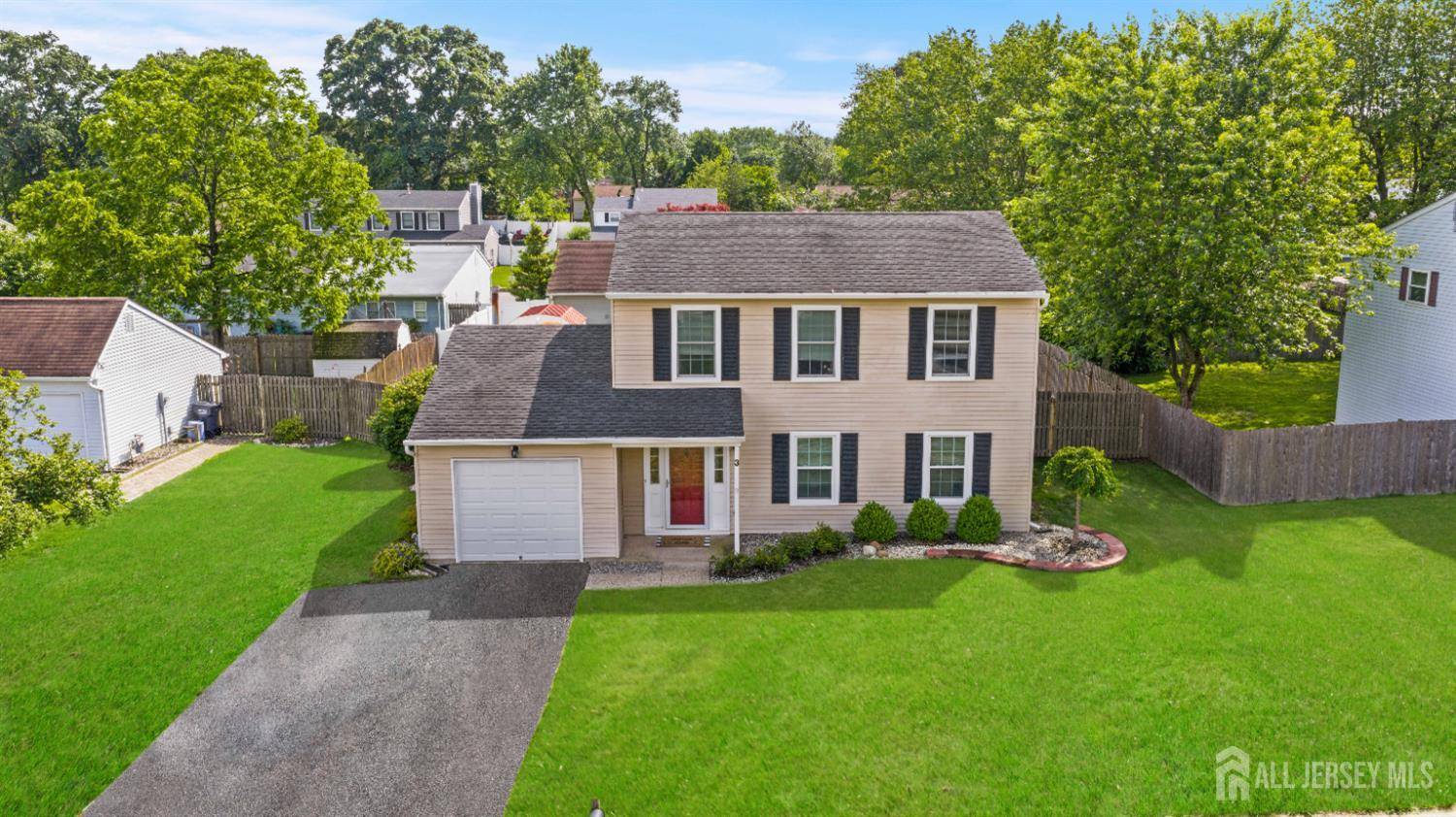 Howell, NJ 07731,3 Mendon CT