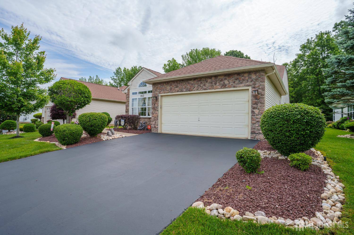 Monroe, NJ 08831,263 Valencia DR