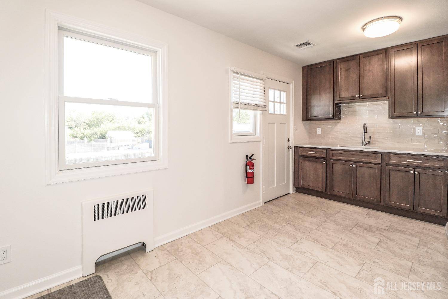 Edison, NJ 08817,298 Central AVE #5A