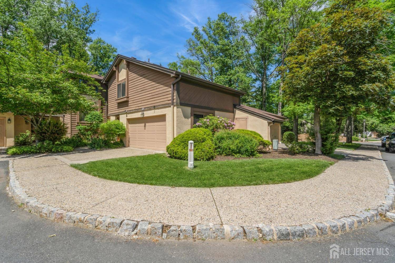 Plainsboro, NJ 08540,172 Sayre DR