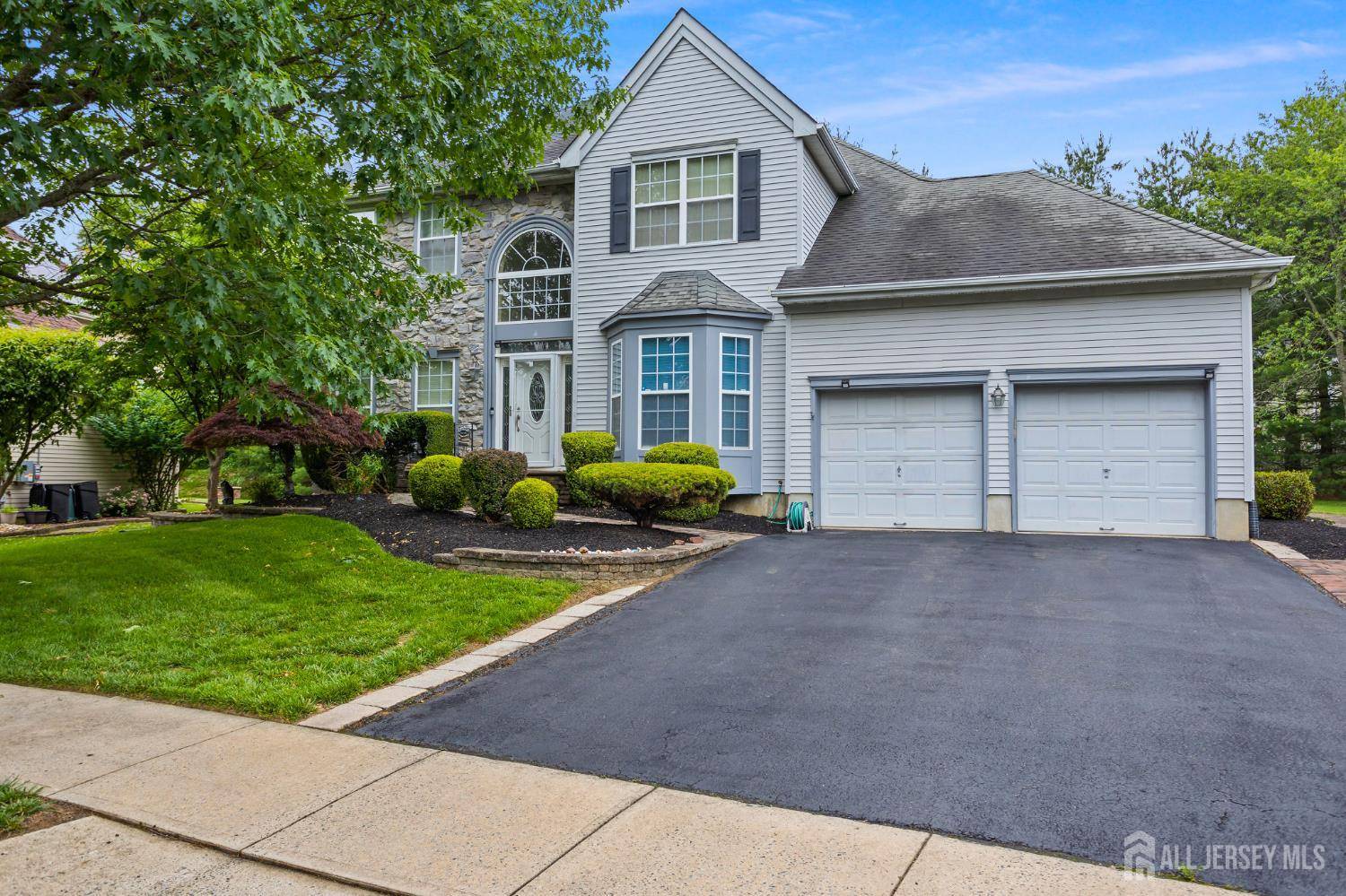 South Brunswick, NJ 08810,38 Larkspur DR