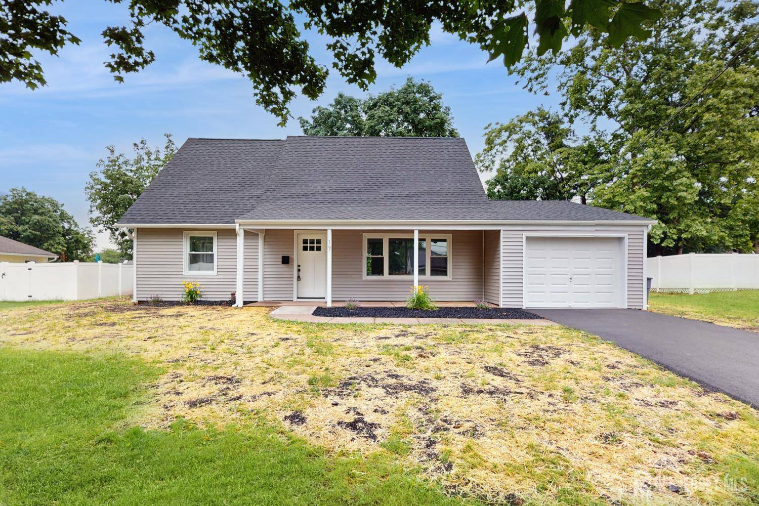 Franklin Twsp, NJ 08873,17 Tamarack RD