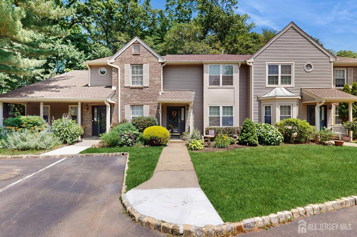 South Brunswick, NJ 08852,1406 Locust CT