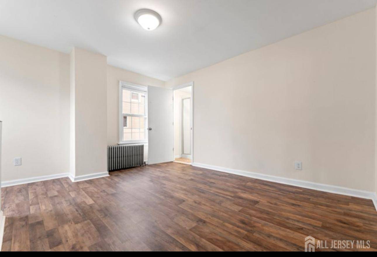 Jamesburg, NJ 08831,5 Warren ST