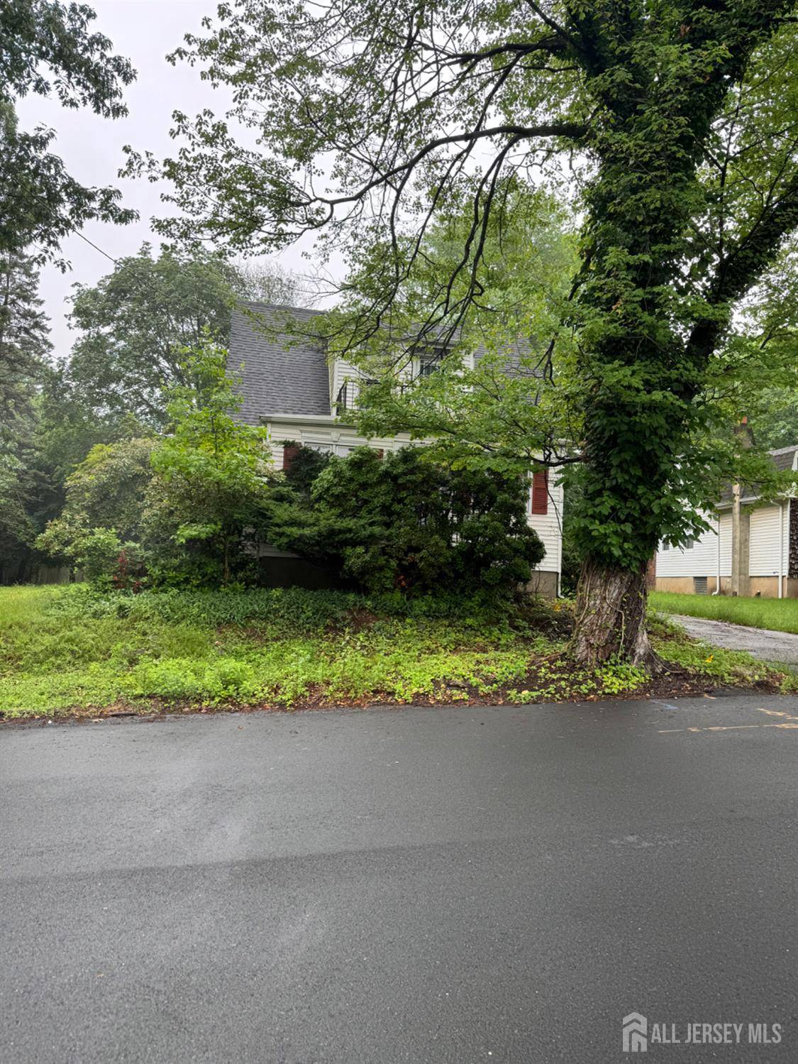 Edison, NJ 08820,133 Harding AVE