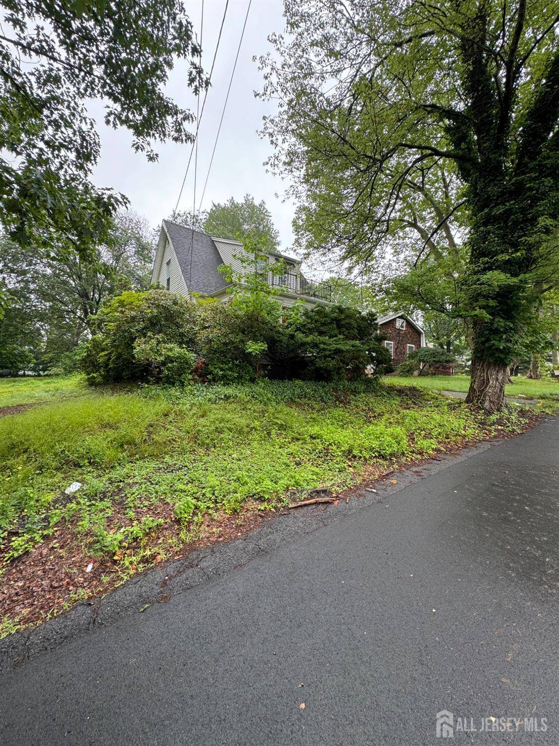 Edison, NJ 08820,133 Harding AVE