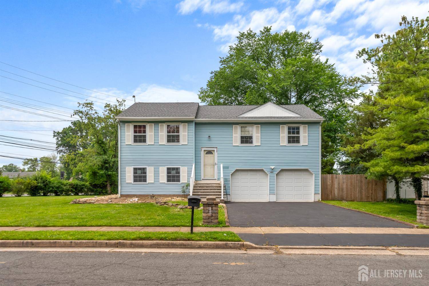South Plainfield, NJ 07080,1420 Shadyside PL